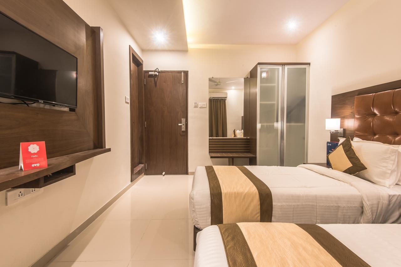 Oyo 9328 Empire Suite Нави Мумбай Екстериор снимка